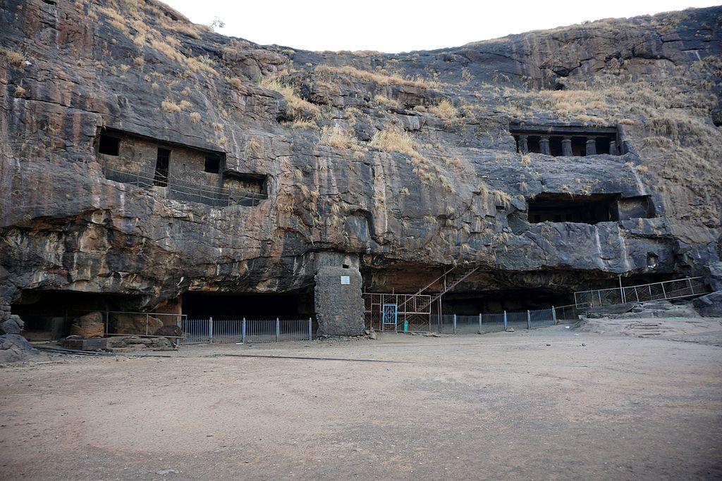 Tharon cave